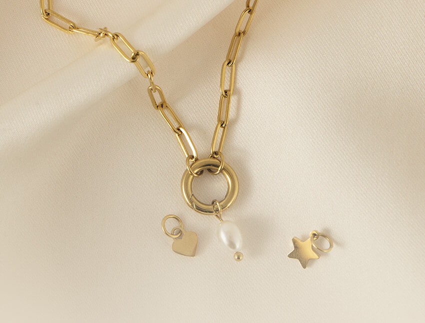The necklace to the benifit of Opération Enfant Soleil