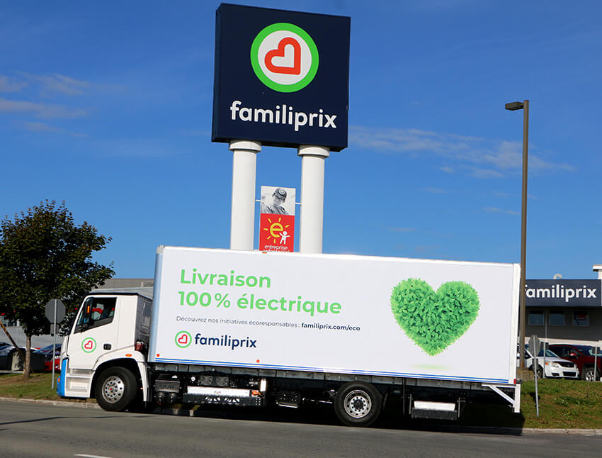 Familiprix - Camion de livraison Lion Électrique 100% électrique